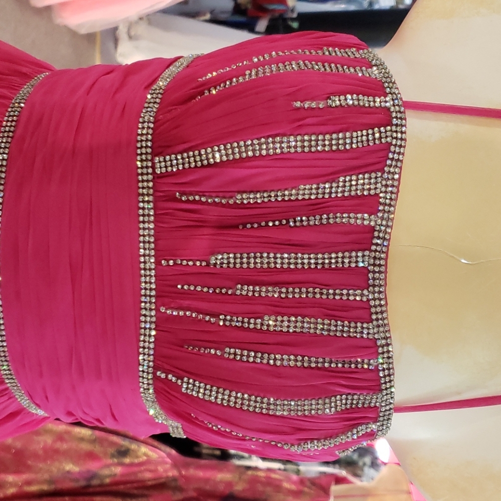 Prom dress - Picture 2 of 7